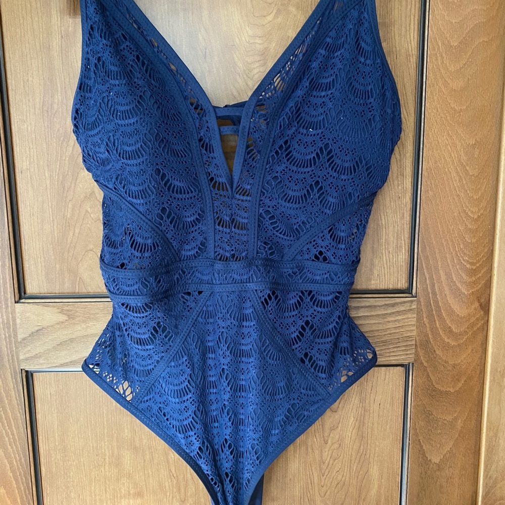 BECCA 1 pc Knit& Lace Bathing Suit. XL
